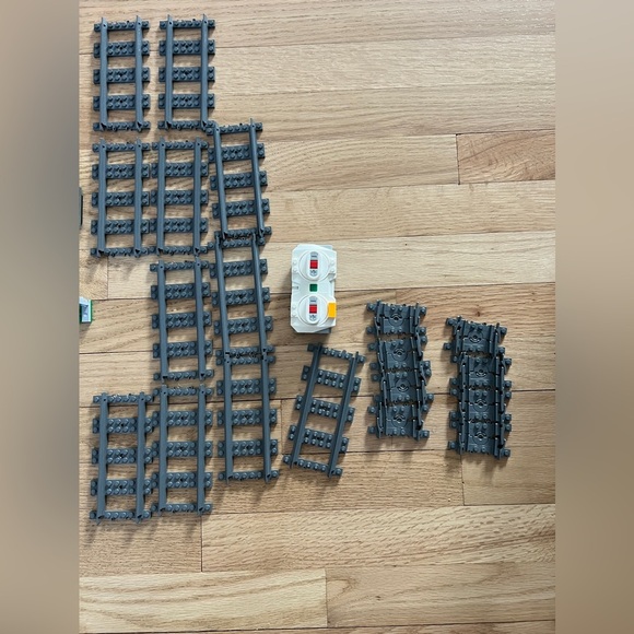 LEGO CITY 🧱🚄 RETIRED Passenger Train Lego 61097 - Picture 7 of 10